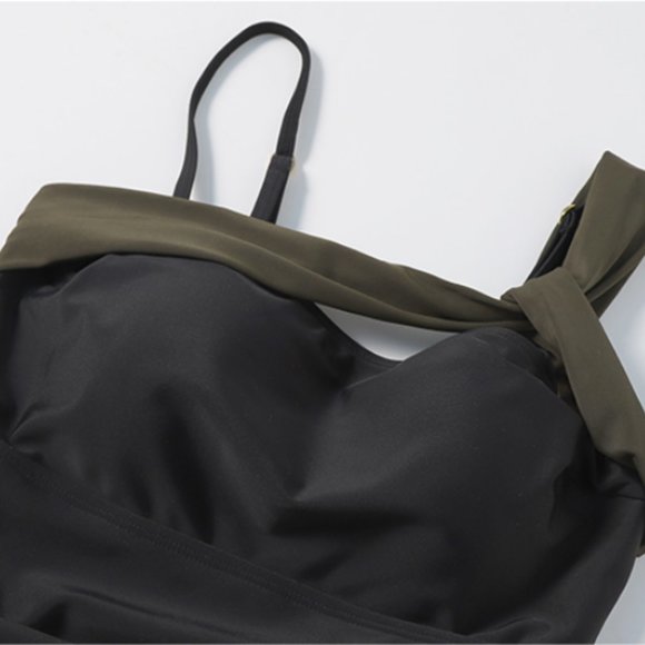 Asymmetric belly covering swimsuit - Picture 3 of 7